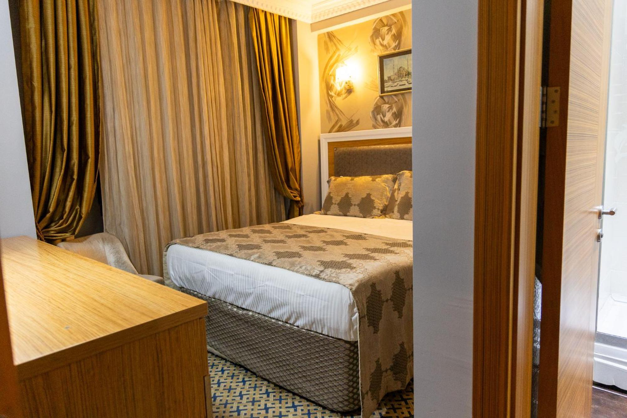 Grand Rosa Hotel Istanbul Bagian luar foto